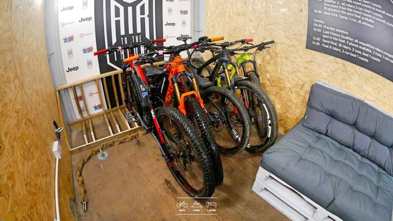 Bike Park Lodge #2 Merthyr Tydfil Eksteriør bilde